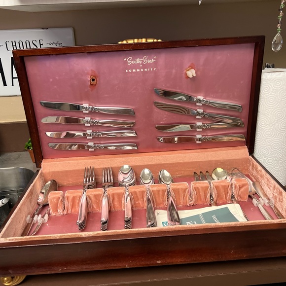Oneida Community South Seas 8 Piece Silverware Set Made in 1955 - Picture 1 of 15